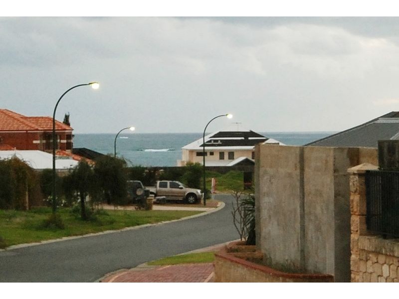 70 Dartmouth Circle, Quinns Rocks WA 6030