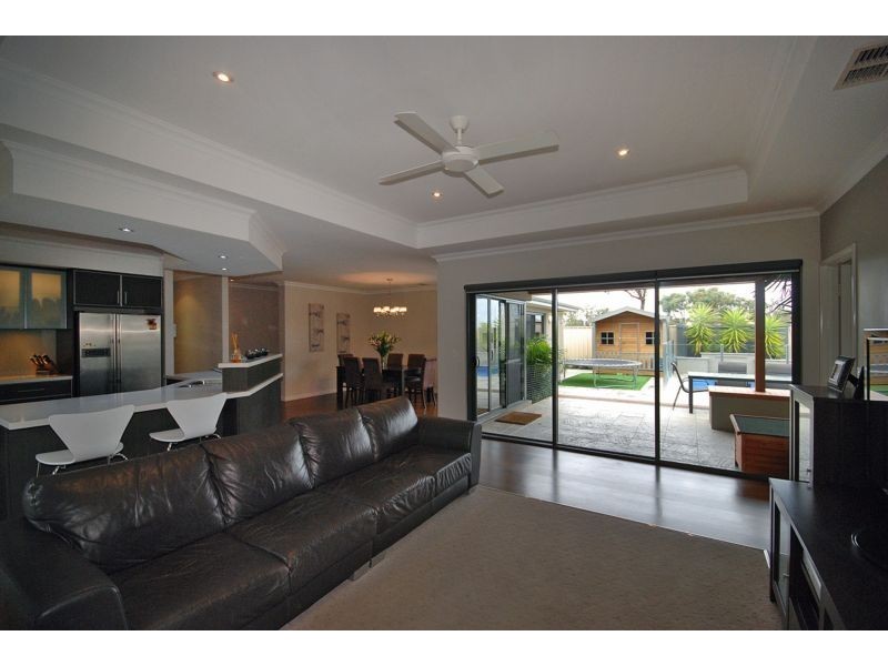 106 Waldberg Drive, Tapping WA 6065