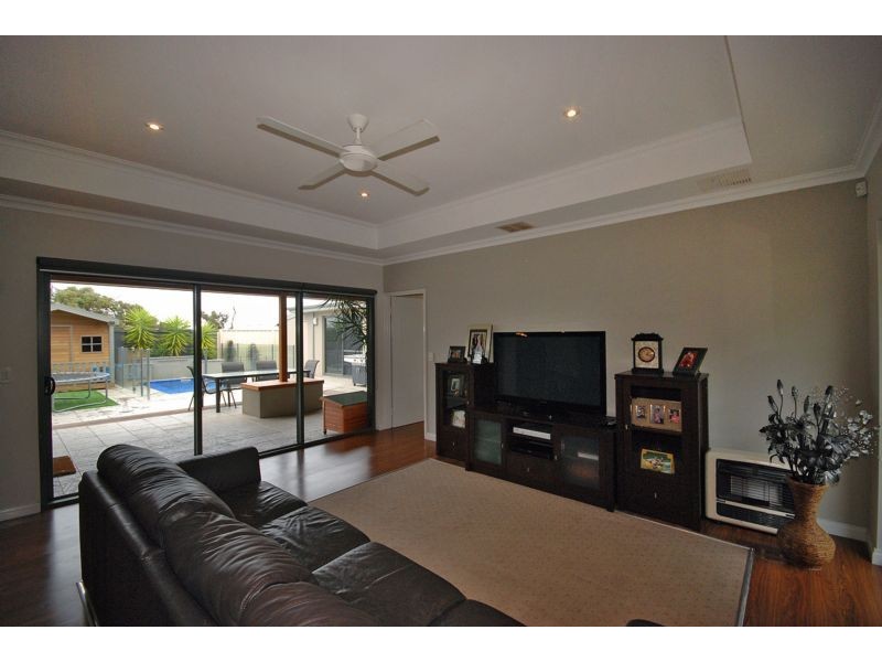 106 Waldberg Drive, Tapping WA 6065