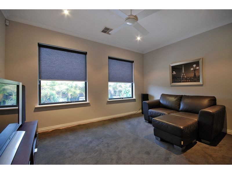 106 Waldberg Drive, Tapping WA 6065