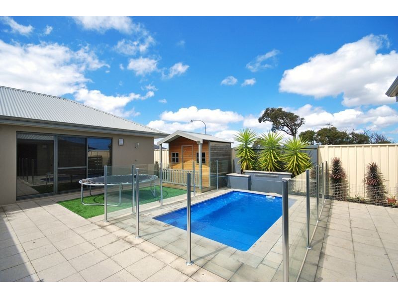 106 Waldberg Drive, Tapping WA 6065