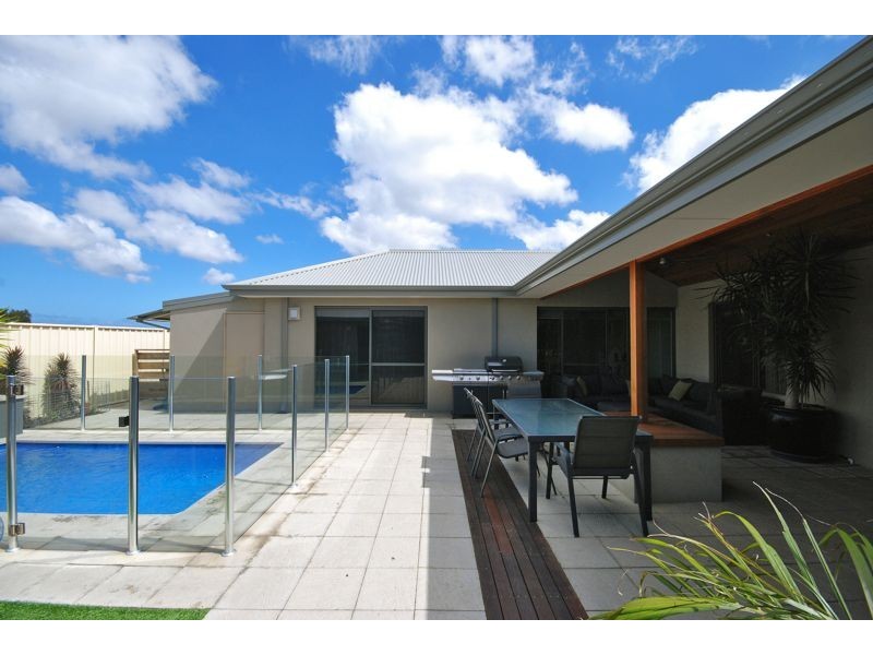 106 Waldberg Drive, Tapping WA 6065