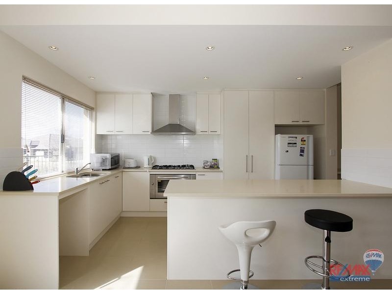 4 Opalite Way, Aveley WA 6069