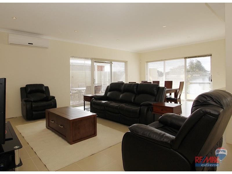 4 Opalite Way, Aveley WA 6069