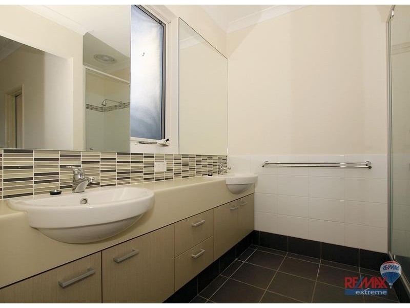 4 Opalite Way, Aveley WA 6069