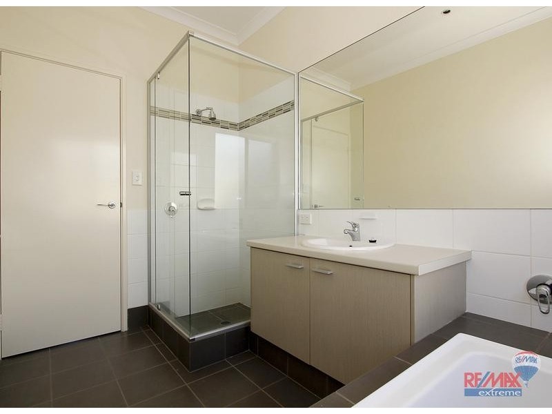 4 Opalite Way, Aveley WA 6069