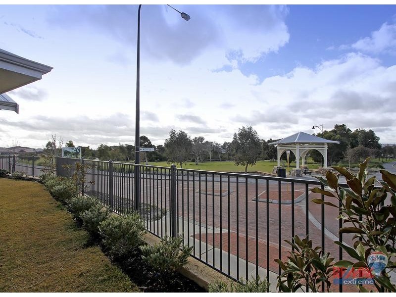 4 Opalite Way, Aveley WA 6069