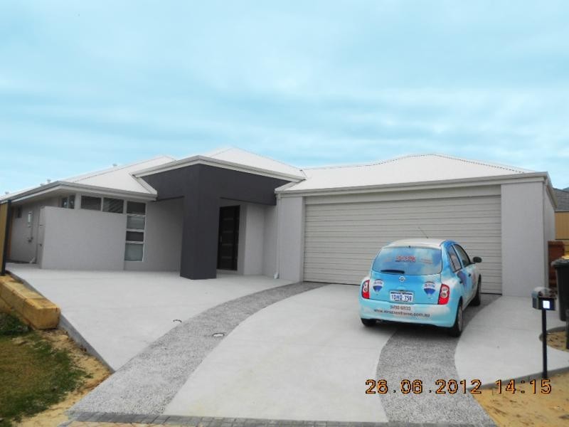 5 Scarlet Loop, Tapping WA 6065