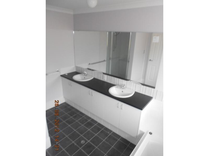 5 Scarlet Loop, Tapping WA 6065