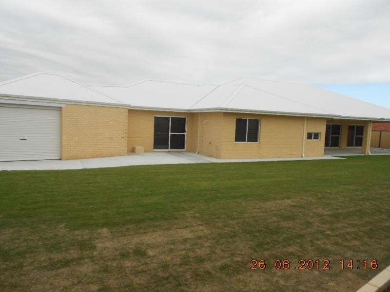 5 Scarlet Loop, Tapping WA 6065