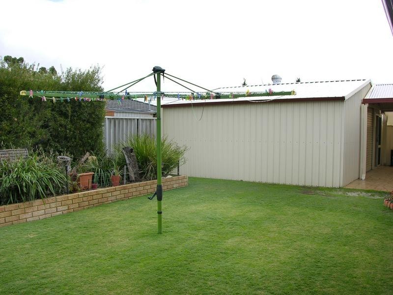 7 Bibbulmun Entrance, Sinagra WA 6065