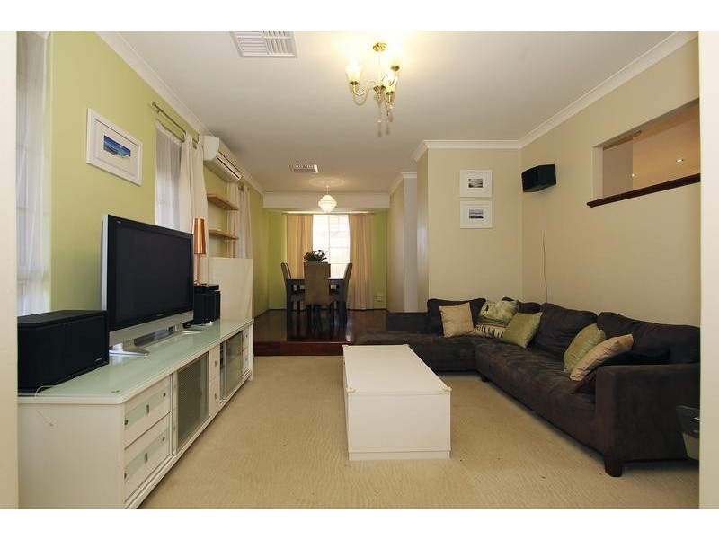 36 Glendevon Turn, Kinross WA 6028