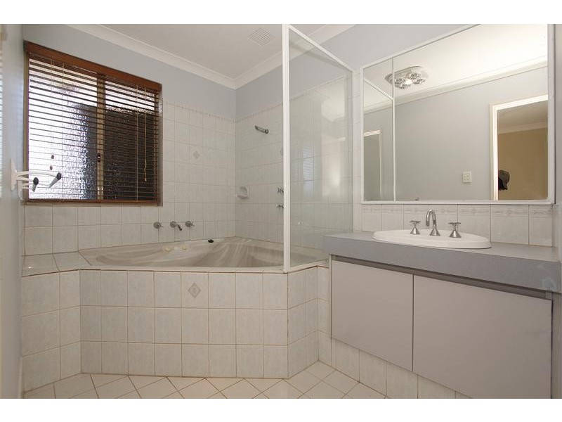 36 Glendevon Turn, Kinross WA 6028