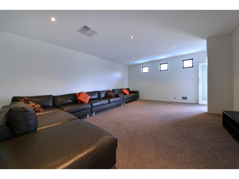 12 Lyssos Way, Tapping WA 6065