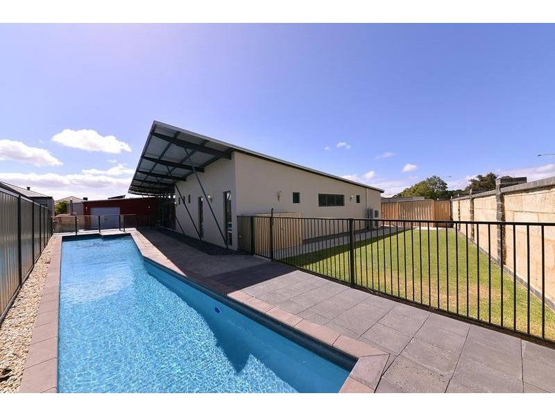 12 Lyssos Way, Tapping WA 6065