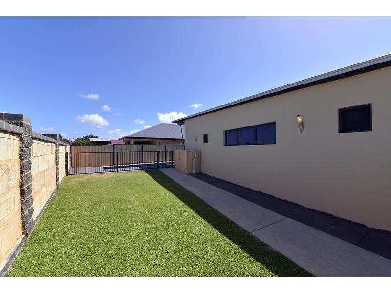 12 Lyssos Way, Tapping WA 6065