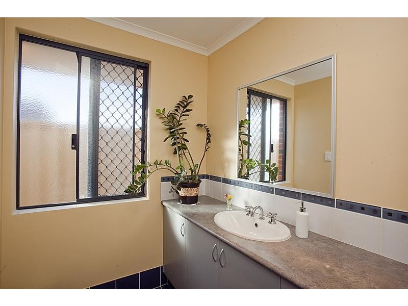 1 Lairbeck Street, Darch WA 6065