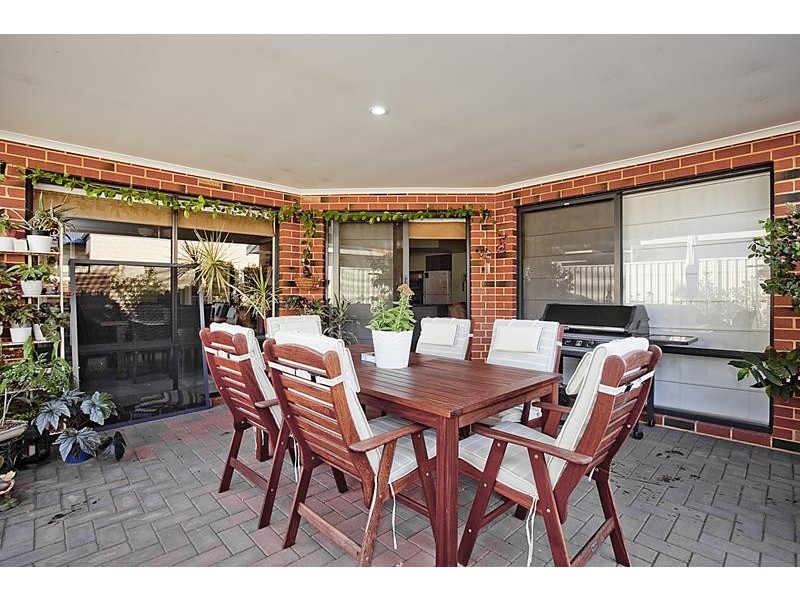 1 Lairbeck Street, Darch WA 6065