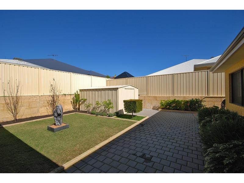 39 Benjamin Crescent, Tapping WA 6065