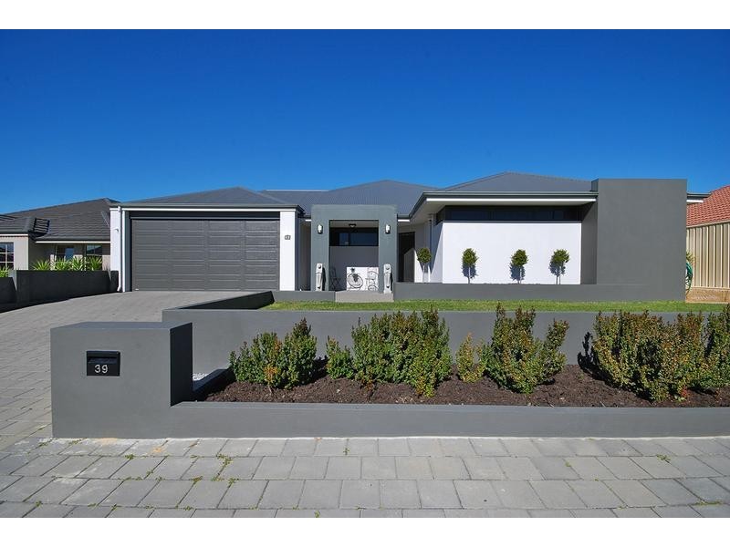 39 Benjamin Crescent, Tapping WA 6065
