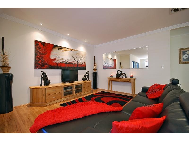 39 Benjamin Crescent, Tapping WA 6065