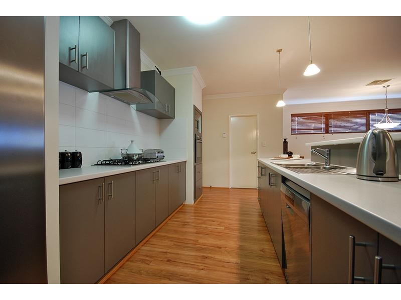 39 Benjamin Crescent, Tapping WA 6065