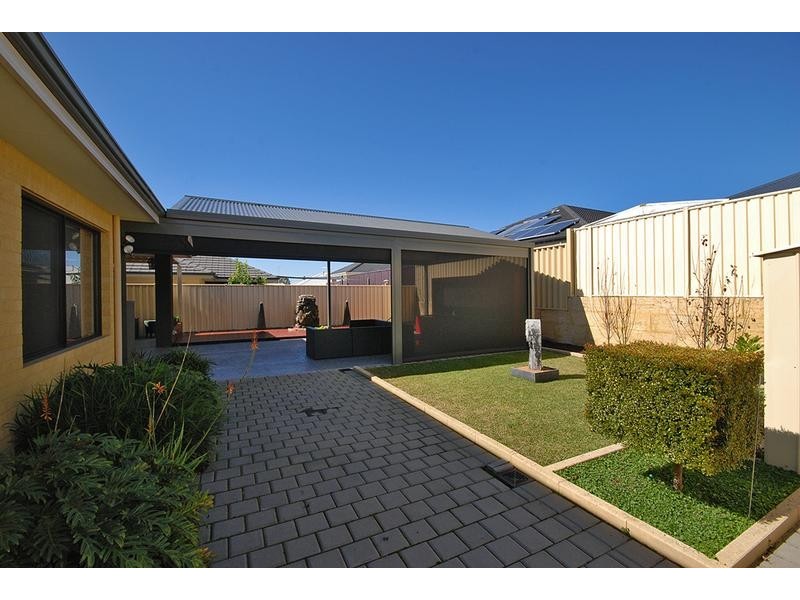 39 Benjamin Crescent, Tapping WA 6065