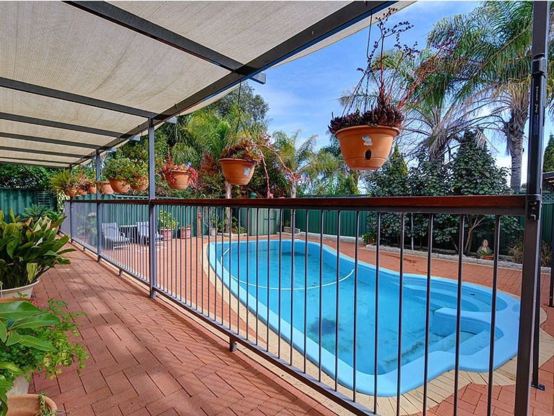 9 Meadow Place, Hocking WA 6065