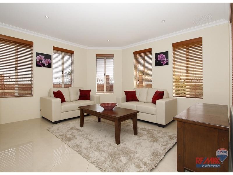 36 Farmaner Parkway, Ellenbrook WA 6069