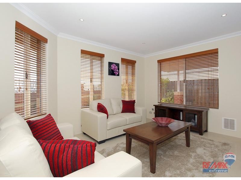 36 Farmaner Parkway, Ellenbrook WA 6069