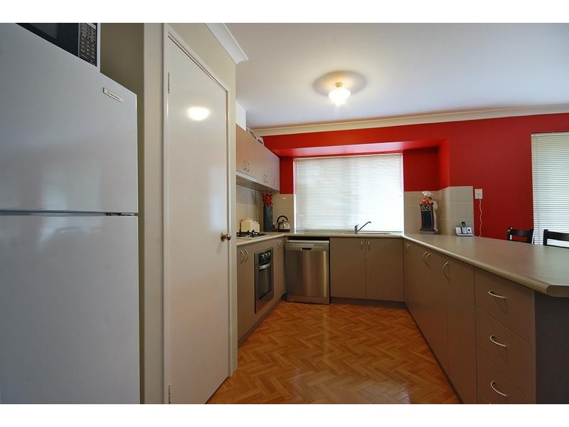 15 Vancouver Parade, Wanneroo WA 6065