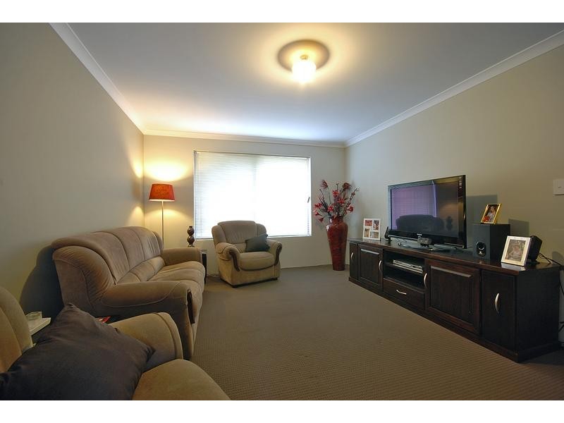 15 Vancouver Parade, Wanneroo WA 6065