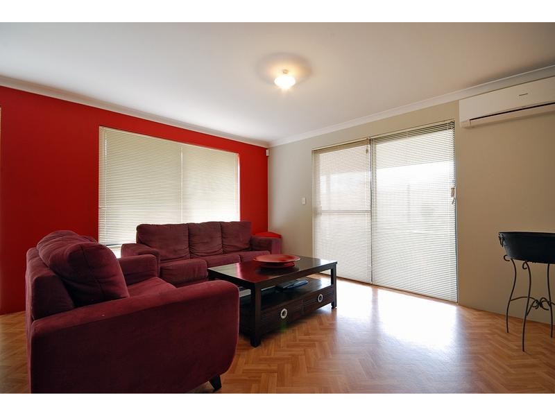 15 Vancouver Parade, Wanneroo WA 6065