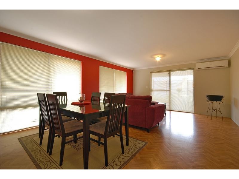 15 Vancouver Parade, Wanneroo WA 6065