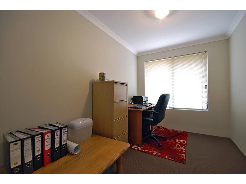 15 Vancouver Parade, Wanneroo WA 6065