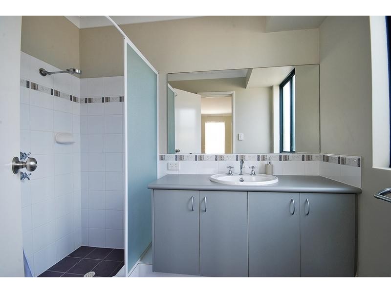 15 Vancouver Parade, Wanneroo WA 6065