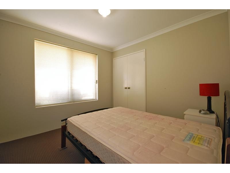 15 Vancouver Parade, Wanneroo WA 6065