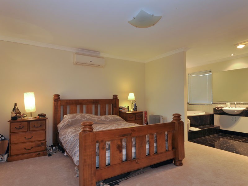 15 Strauss Blvd, Tapping WA 6065