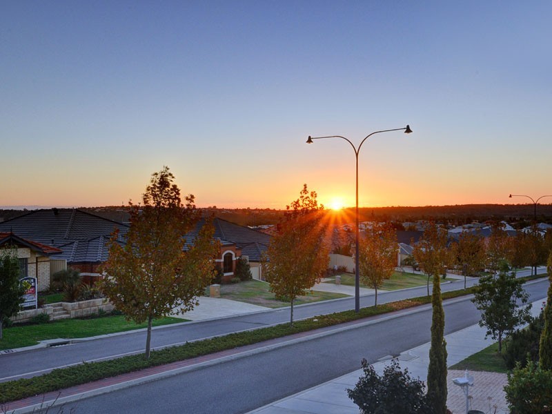 15 Strauss Blvd, Tapping WA 6065