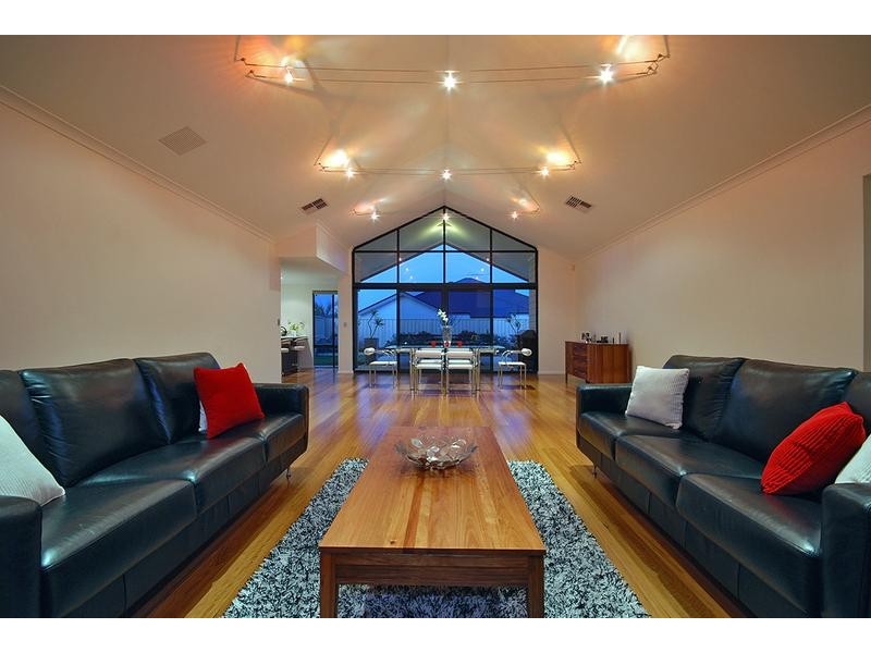 9 Castledene Way, Tapping WA 6065