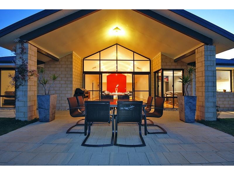 9 Castledene Way, Tapping WA 6065