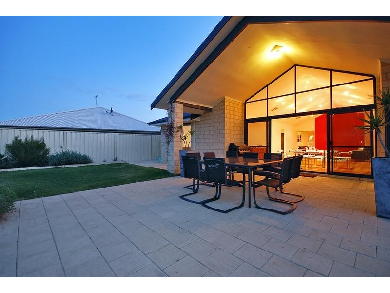 9 Castledene Way, Tapping WA 6065