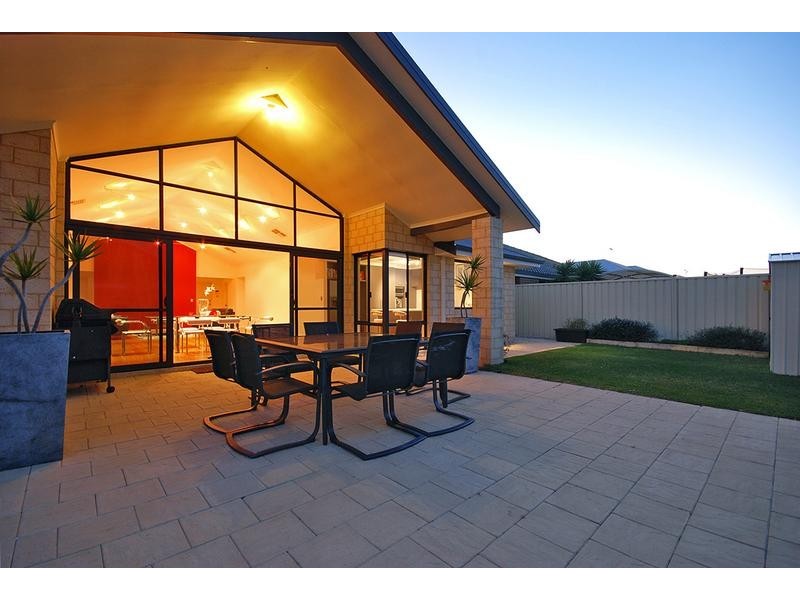 9 Castledene Way, Tapping WA 6065