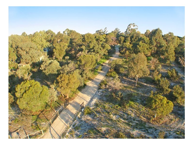 70 Lakelands Drive*, Gnangara WA 6077