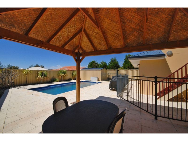 494 Shenton Ave, Iluka WA 6028