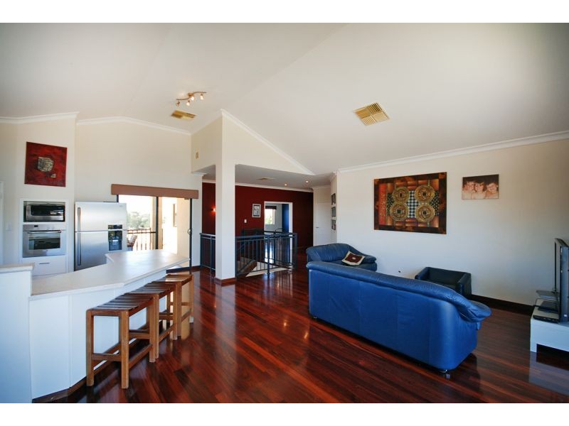 494 Shenton Ave, Iluka WA 6028