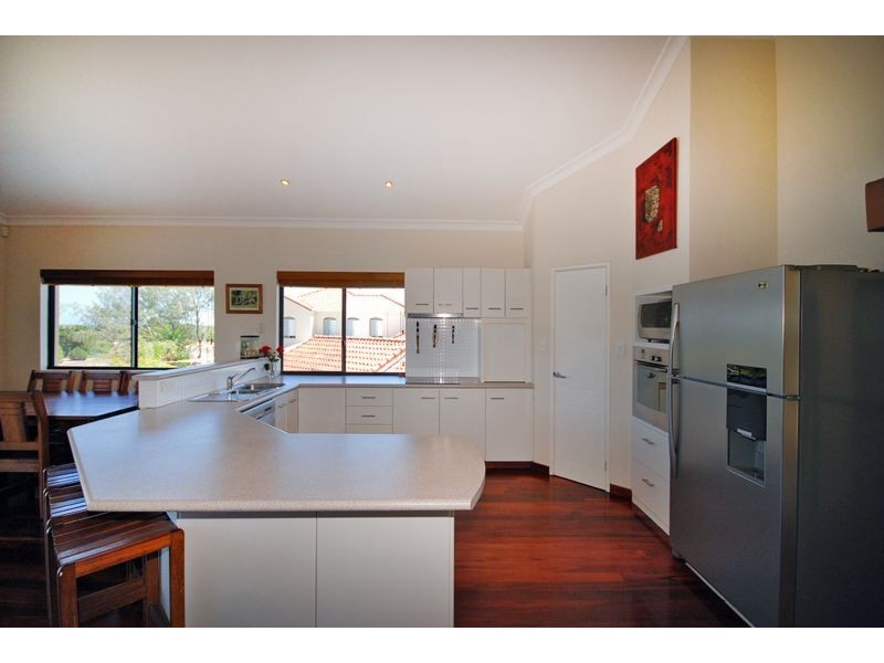 494 Shenton Ave, Iluka WA 6028