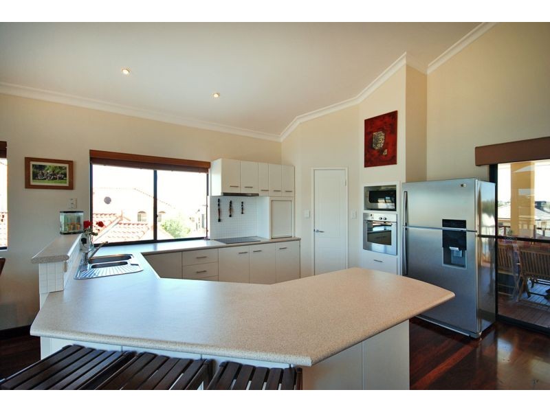 494 Shenton Ave, Iluka WA 6028