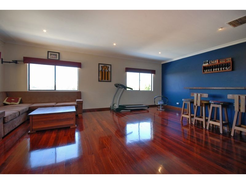 494 Shenton Ave, Iluka WA 6028