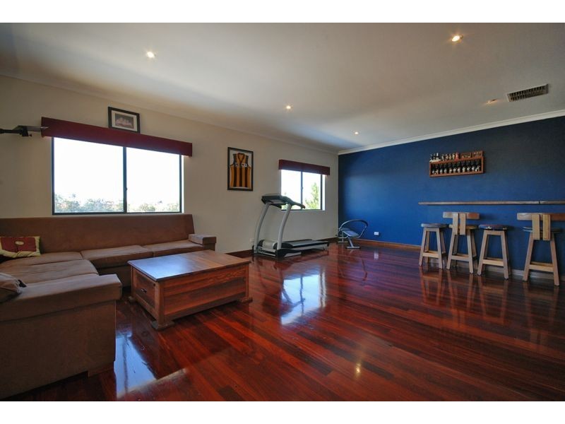 494 Shenton Ave, Iluka WA 6028